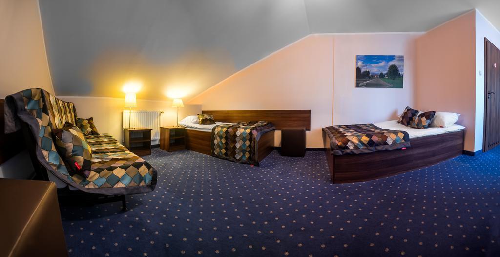 Hotel Colnus Kolno  Buitenkant foto